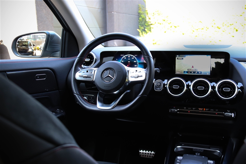 Mercedes-Benz GLA 200 AMG Line